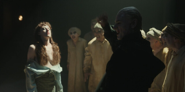 Sinéad Phelps sexy – Interview with the Vampire s02e02 (2024)