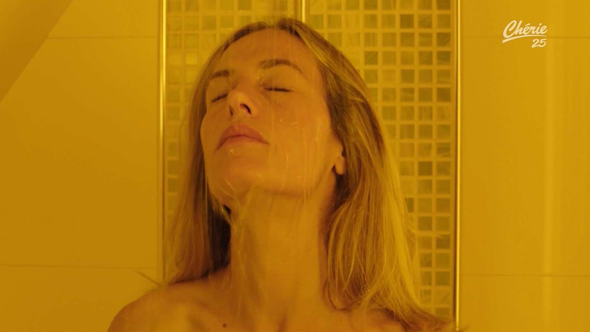 Cecile de France sexy – In Harmony (En équilibre) (2015)