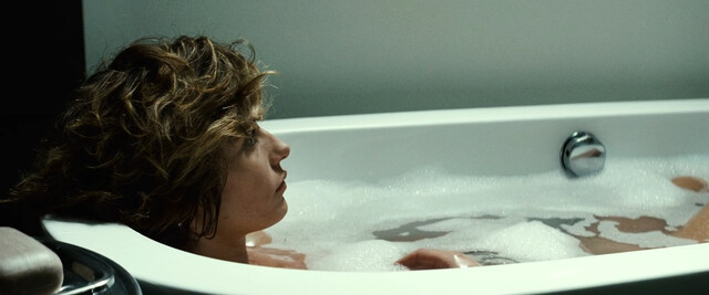 Cécile De France sexy – Hereafter (2010)