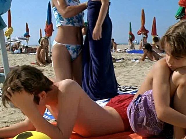 Cécile De France nude – Just Trust (La Confiance règne) (2004)