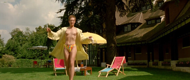 Cecile de France nude – Moi César, 10 ans 12, 1m39 (2003)