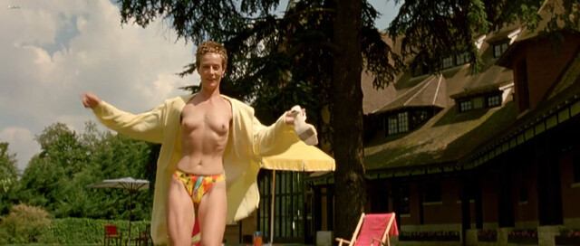 Cecile de France nude – Moi César, 10 ans 12, 1m39 (2003)