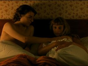 Cecile de France nude – Every Night (Toutes les nuits) (2001)