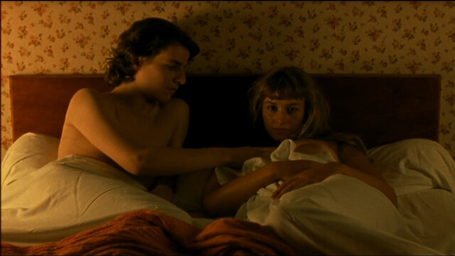 Cecile de France nude – Every Night (Toutes les nuits) (2001)