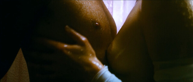 Bracha van Doesburgh nude – Vet hard (2005)