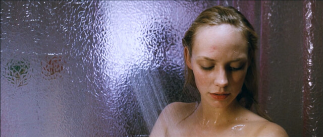 Bracha van Doesburgh nude – Vet hard (2005)