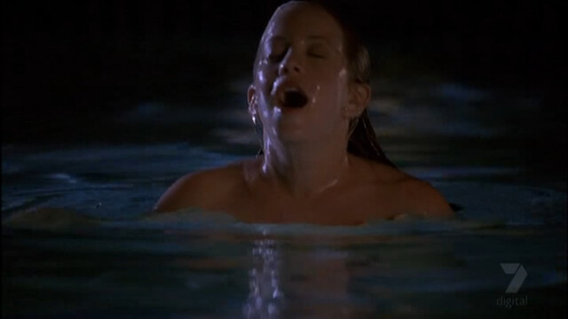 Amy Davidson sexy – Annie's Point (2005)