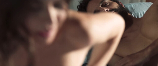 Elena Martínez sexy – Devoción (2023)