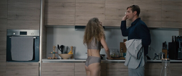 Anastasiya Pustovit nude – Between Us (Mezhdu nami) (2021)