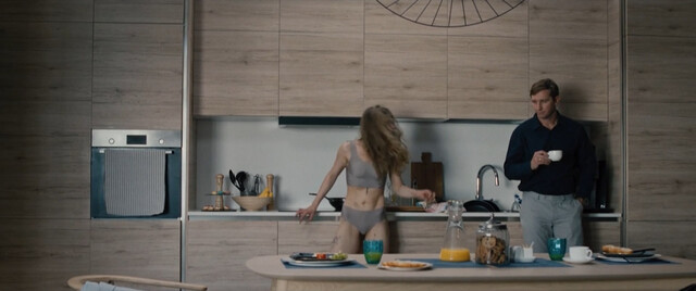 Anastasiya Pustovit nude – Between Us (Mezhdu nami) (2021)