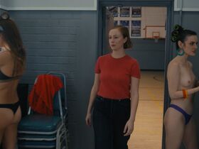 Poppy Liu sexy – Hacks s03e03 (2024)