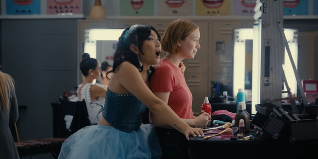 Poppy Liu sexy – Hacks s03e03 (2024)