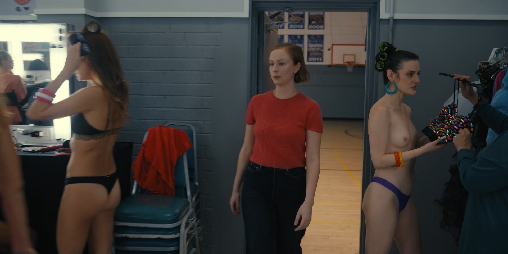 Poppy Liu sexy – Hacks s03e03 (2024)