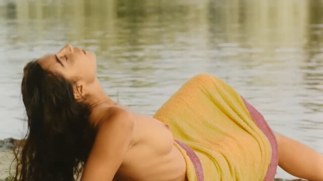 Meda Andreea Victor nude – The Trip - Excursia (Insula) (2021-2022)