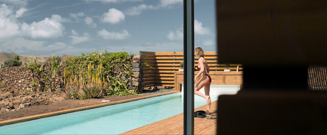 Nora Arnezeder sexy – American Star (2024)