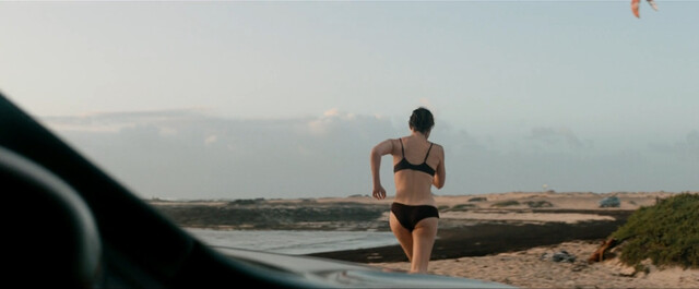 Nora Arnezeder sexy – American Star (2024)