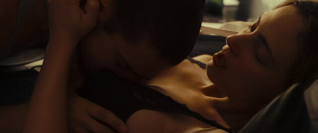 Nora Arnezeder nude – L'enfant du paradis (2022)