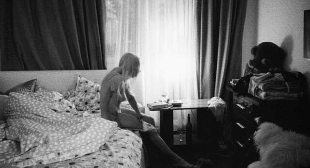 Ilinca Manolache nude – Do Not Expect Too Much from the End of the World (Nu astepta prea mult de la sfârsitul lumii) (2023)