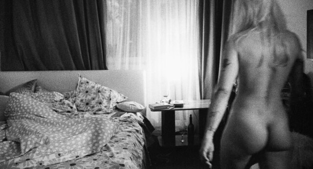 Ilinca Manolache nude – Do Not Expect Too Much from the End of the World (Nu astepta prea mult de la sfârsitul lumii) (2023)