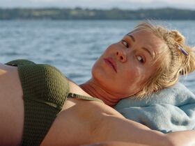 Wolke Hegenbarth sexy – Toni, männlich, Hebamme s01e04 (2020)