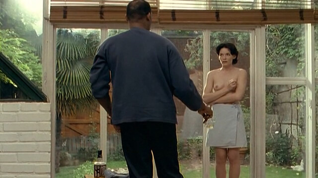 Anne Coesens nude – Le secret (2000)