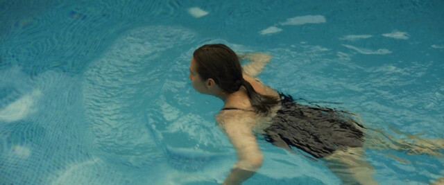 Emmanuelle Devos sexy – A Silence (Un silence) (2023)