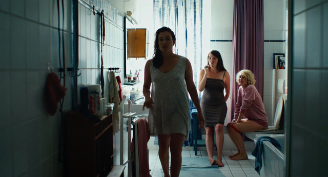 Gabriela Lindl nude – Lieblingsmenschen (2021)