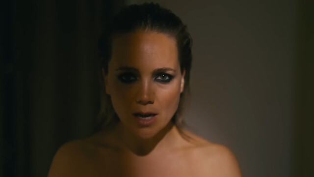 Lucie Vondrácková sexy – Šance (2023)