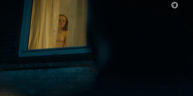 Janina Stopper nude – The Flood - Death on the Dike (2023)