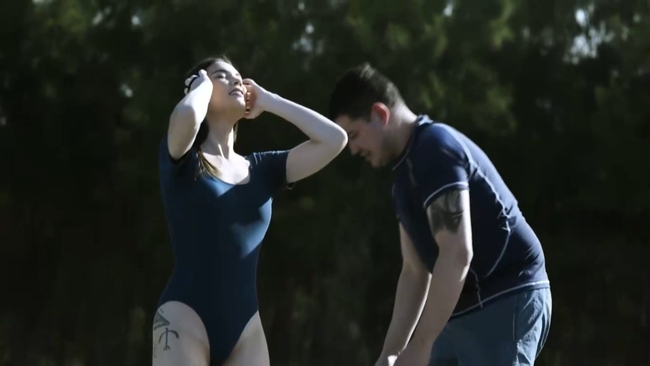 Phoebe Walker sexy – Ikaw at ako (2023)