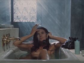 Florinda Bolkan nude – Indagine su un cittadino al di sopra di ogni sospetto (1970)