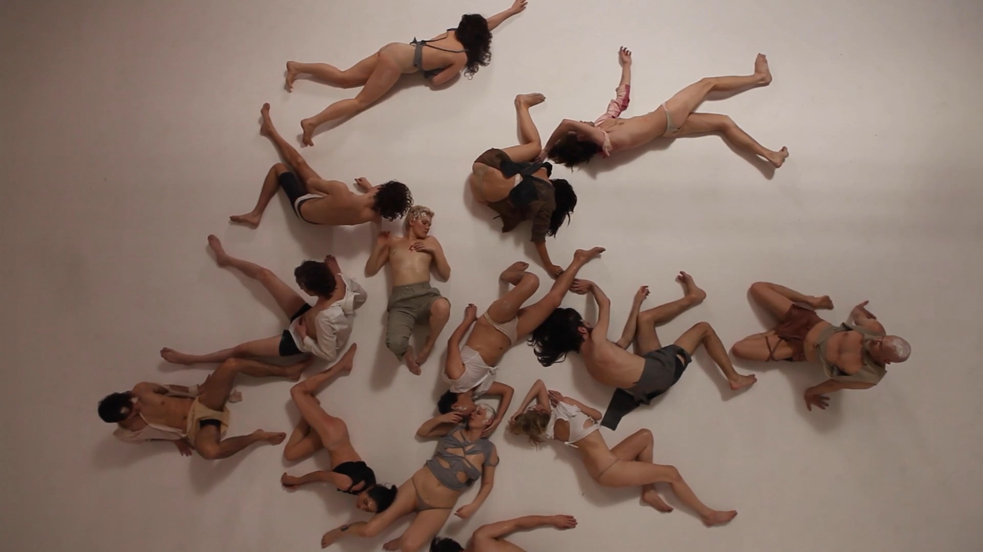 Sonia Roszczuk sexy, etc – Echa grobowych rozwalin (2021)