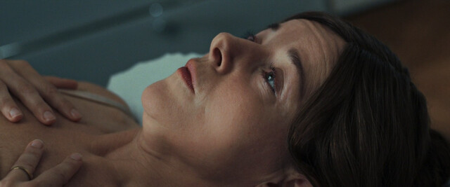 Laure Calamy nude – It's Raining Men (Iris et les hommes) (2023)