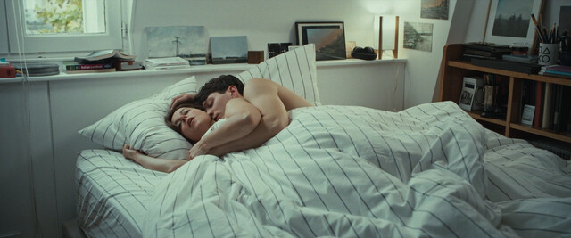 Laure Calamy nude – It's Raining Men (Iris et les hommes) (2023)