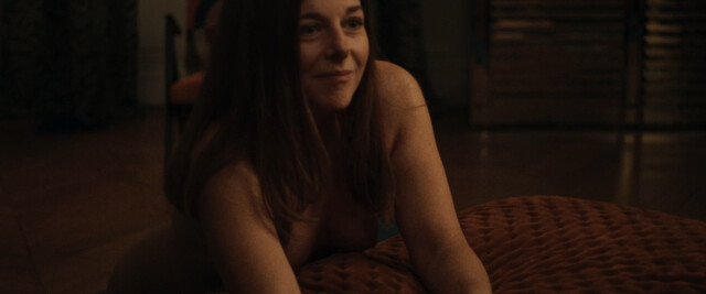 Laure Calamy nude – It's Raining Men (Iris et les hommes) (2023)