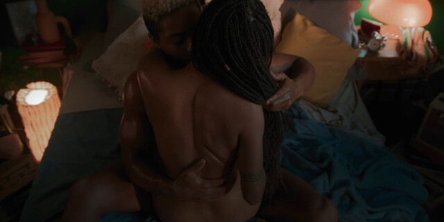 Lari Sacratto nude – Petalas (2024)