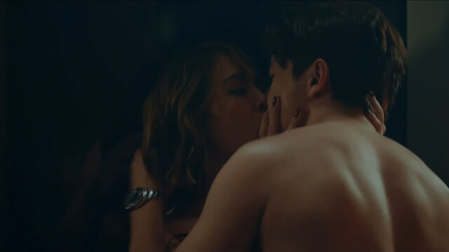 Julia Montes sexy – Five Breakups and a Romance (2023)