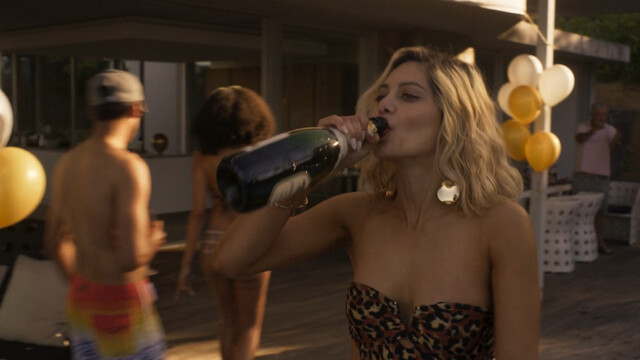 Tarryn Wyngaard sexy – Devil's Peak s01e03 (2024)