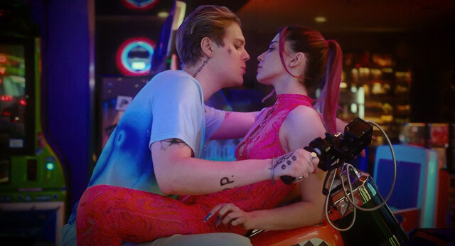 Magdalena Wieczorek sexy – Zadra (2022)