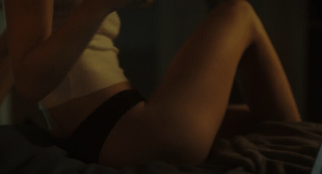 Magdalena Wieczorek sexy – Zadra (2022)