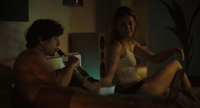 Magdalena Wieczorek sexy – Zadra (2022)