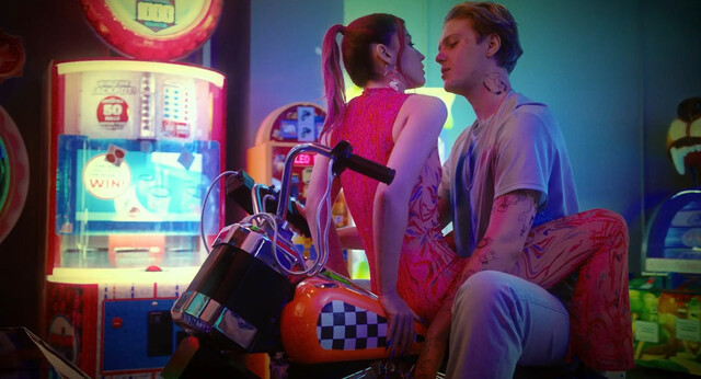 Magdalena Wieczorek sexy – Zadra (2022)