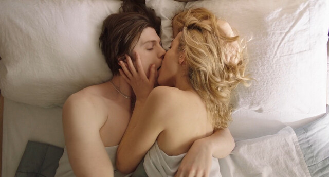 Elektra Kilbey sexy – Odd Man Rush (2020)