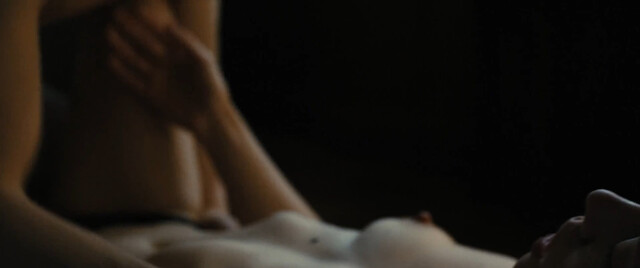 Raquel Nave nude – Asphalt City (Black Flies) (2023)