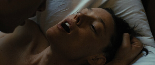 Raquel Nave nude – Asphalt City (Black Flies) (2023)