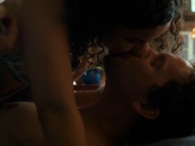 Nagmeh Alaei sexy – Familie Anders s02e02 (2024)