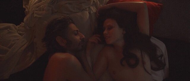 Natalia Coutinho nude – Encontros e Despedidas (2020)