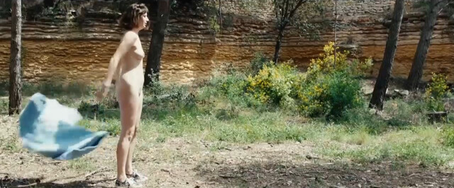 Manon Kneusé nude – Superlune (2023)