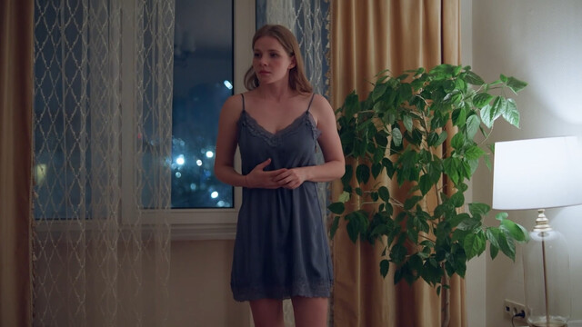 Mariya Ulyanova sexy – Kak spasti vlyublonnuyu zhenshchinu s01e01-03 (2024)