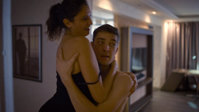 Zarina Mukhitdinova sexy – Kontrolnaya dlya vzroslykh s01e02 (2024)